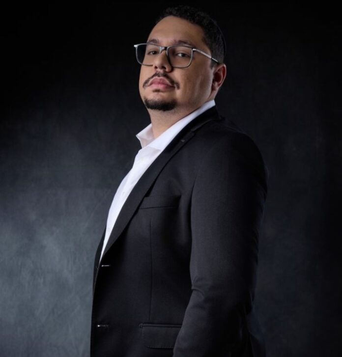 Douglas Azara