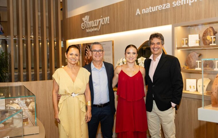 Da esqr. para dir. Isabel Ribeiro e Marcos Ribeiro fundadores da Amarjon; Raquel Neves Diretora de Marketing da Amarjon; e Renato Novis Mendonça Cofundador