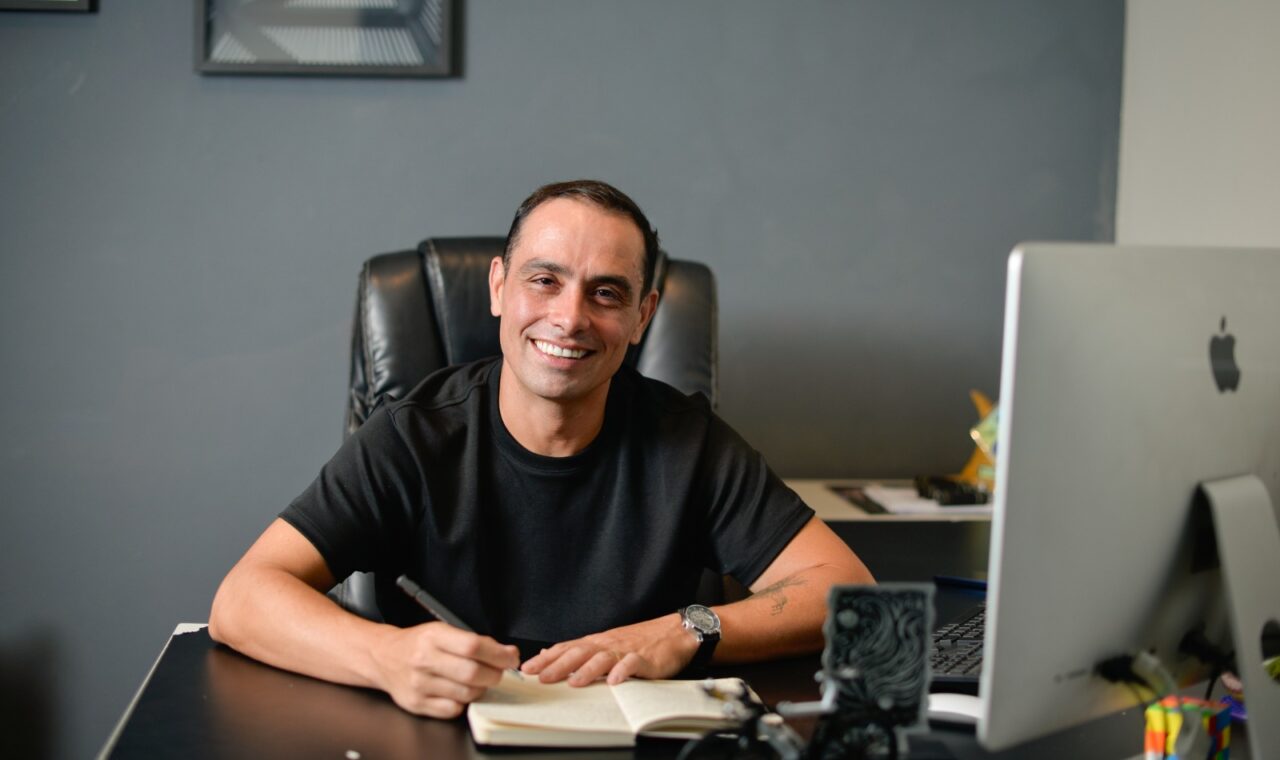 A memória do servidor dobrou de preço e tirou a empresa média do jogo da IA