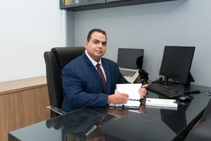 Legislação brasileira garante acesso ao salário-maternidade em diferentes situações, explica o advogado Átila Dantas.
