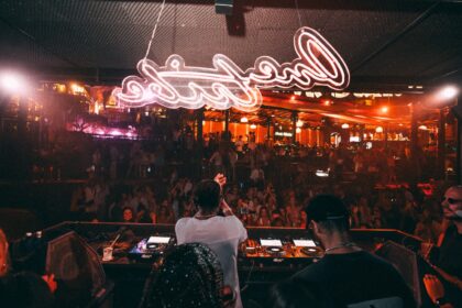 AMÉMÉ encerra residência da One Tribe em Ibiza com o lançamento oficial do hino de verão “Chulo”