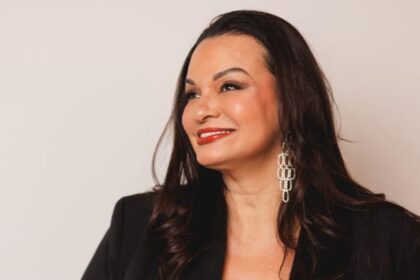 Carmen Reis ganha destaque em reality show da Record News e chama atenção do público com personalidade, estratégia e empreendedorismo