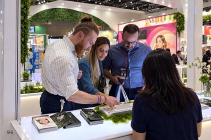 Carolina Facco participou da K-Beauty Expo Korea para encontrar ingredientes e formulações para os próximos produtos da Cicatribem.