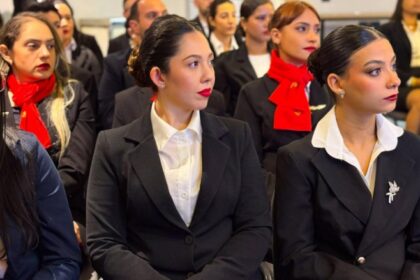 Passageiro passou mal no avião? O que o comissário é treinado para fazer até o pouso