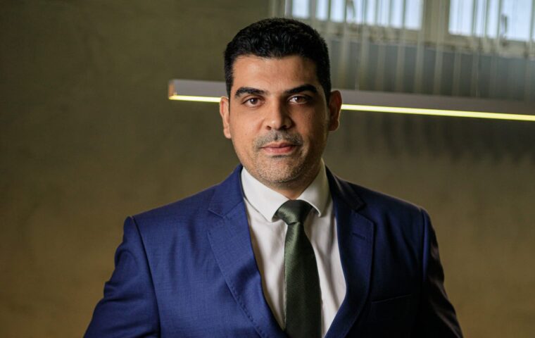 Advogado trabalhista em Anápolis, Thiago Gomes Taveira explica quando o trabalhador deve procurar orientação e o que conferir ao sair do emprego.